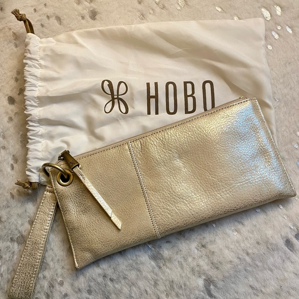 HOBO Vida Wristlet Metallic Gold